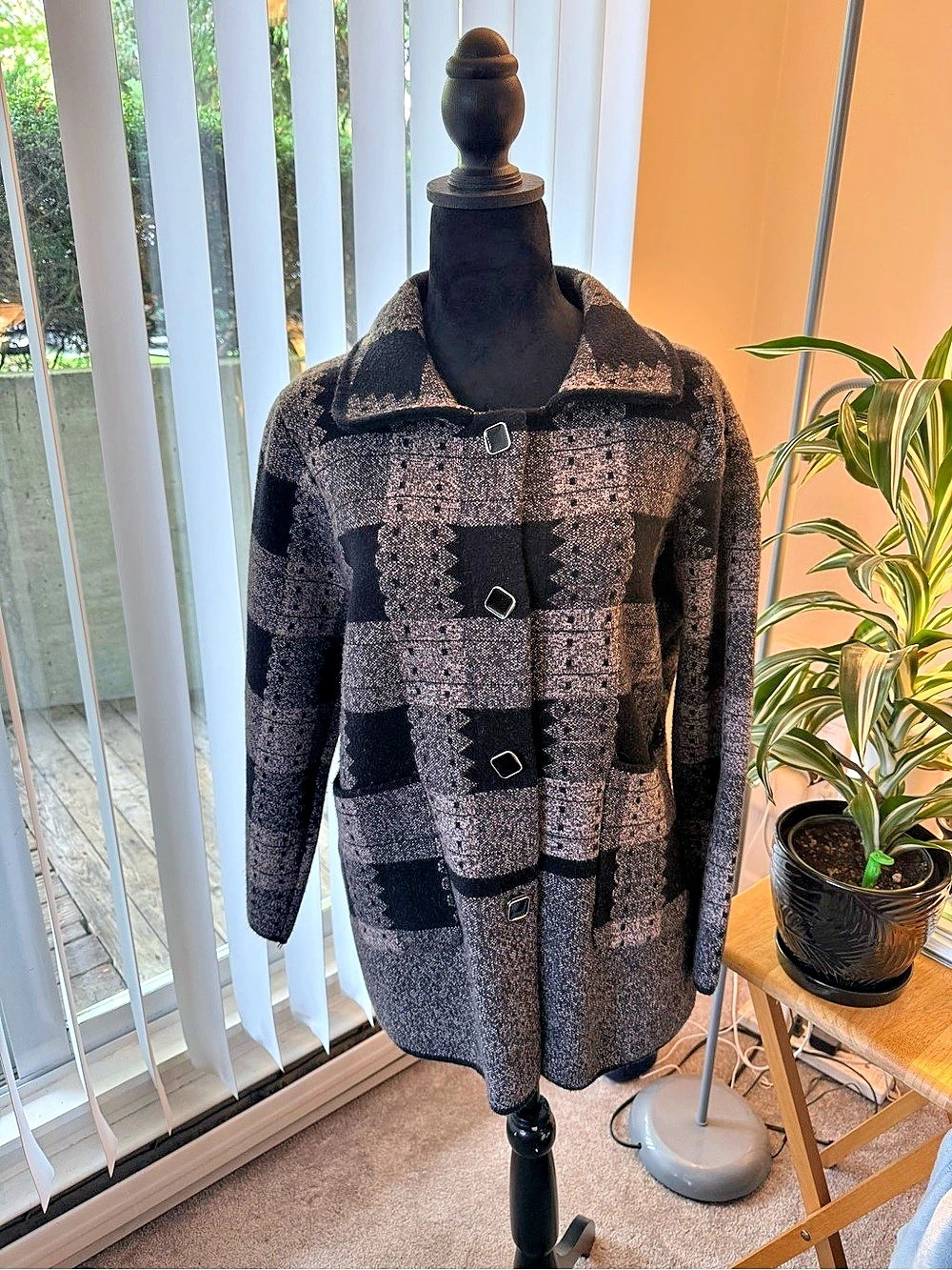 Women's Geometric Wool-Look Coat in Black & Gray